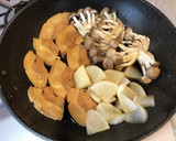 すき焼きのタレで車麩と大根としめじの煮物作り方8写真
