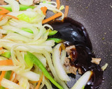 白菜の軸と野菜のシャキシャキソース炒め作り方6写真