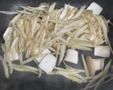 ごぼうとエリンギとコンビーフの炒め煮作り方3写真