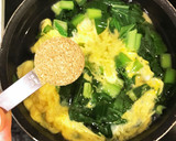 我が家の定番♡小松菜卵のお味噌汁作り方3写真