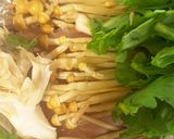 秋鮭きのこホイル蒸し！菊菜と豆腐のおつゆ作り方4写真