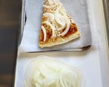 市販のピザにスライス玉ねぎどっさり作り方3写真
