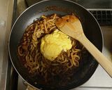 超簡単☆旨味堪能！ソースあげ玉焼きうどん作り方6写真