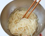 鮭ときのこで パリもち！ビーフンネスト作り方3写真