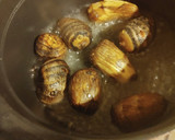 ちび里芋は、茹でてから皮剥いて！作り方2写真