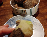 ちび里芋は、茹でてから皮剥いて！作り方4写真