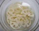 台湾！レンコンのピリ辛炒め　五香粉風味作り方1写真