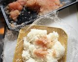 明太子（たらこ）と梅干しの二刀流おにぎり作り方2写真