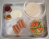 炊飯器にお任せ☆お手軽「カレーピラフ」作り方1写真