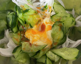 柔らか蒸し鶏の胡瓜と玉ねぎのマヨ乗せ作り方4写真