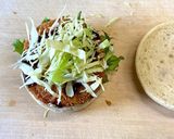 お惣菜のハムカツで簡単バーガー（ソース）作り方6写真