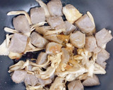 まいたけとこんにゃくの甘辛炒め作り方5写真