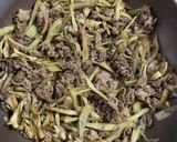 牛肉とごぼう舞茸のオイスター炒め作り方5写真