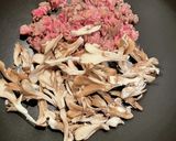 キノコと牛コマの和風オイスター炒め☆彡作り方10写真