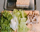 焼き豆腐と春菊のシンプル塩ダレ炒め♪作り方1写真