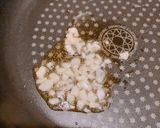 焼き豆腐と春菊のシンプル塩ダレ炒め♪作り方2写真