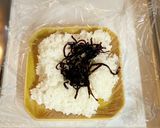 昆布（塩や佃煮）と鰹節の二刀流おにぎり作り方3写真