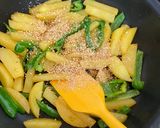 じゃがいもピーマンの甘辛カレー炒め作り方6写真