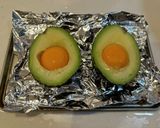 卵黄とろーり★アボカドグラタン風作り方1写真