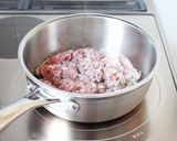 甘味のある煮汁で【里芋のそぼろ煮】作り方2写真