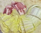 白菜と豚肉でチキンラーメン作り方1写真