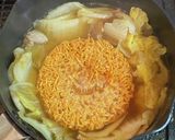 白菜と豚肉でチキンラーメン作り方4写真