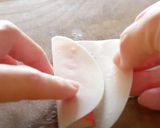 余った餃子皮で！パリパリカニカマ包み揚げ作り方1写真