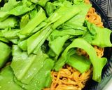 チキンラーメン●菊菜トッピング作り方1写真