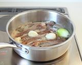 じっくり煮て柔らか【スペアリブの甘たれ煮作り方2写真