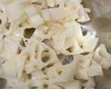 蓮根と残り野菜の具たくさんの胡麻味噌汁作り方1写真