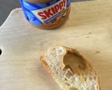 カチカチピーナッツバターをトーストに塗る作り方1写真