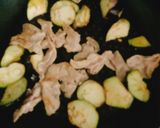 紅生姜の汁をソースに!豚肉と茄子の炒め物作り方2写真