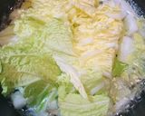 簡単！激ウマ！ピリ辛味噌バター鍋♪作り方3写真