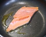 簡単！おにぎり　銀鮭ごま塩作り方1写真