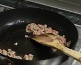 材料2つ・あいびき肉とピーマンの味噌炒め作り方1写真