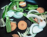 たっぷり野菜と豚こまの味噌ゴマ炒め作り方2写真
