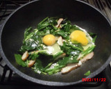 目玉焼きとほうれん草のソテー♪作り方5写真
