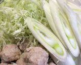 千切りキャベツと鶏団子の塩麹鍋作り方2写真