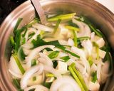 今日のみそ汁。 ニラ豆腐の味噌汁作り方4写真