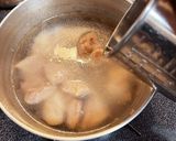 今日のみそ汁。 鶏もものおかず根菜味噌汁作り方5写真