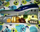 超簡単キャラ弁　ショベルカー弁当作り方1写真