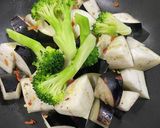 茄子とブロッコリーのキムチ炒め作り方1写真