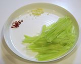 清炒莴笋丝（ステムレタスの細切り炒め）作り方6写真