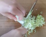 中華風スティッキオと豚ひき肉の餃子の餡。作り方5写真