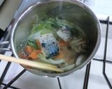 【主菜・副菜】さば缶de具沢山みそ汁作り方4写真