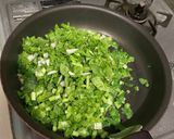 カブの皮、茎、葉で作るピリ辛菜飯作り方2写真
