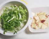 白菜とりんごのフレンチサラダ作り方1写真