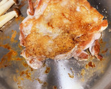 鶏もも肉　蓋で押さえる皮パリ焼き作り方7写真