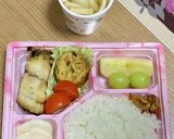 使い捨て容器に詰める差し入れ弁当…夜1作り方4写真