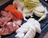 おひとり様ランチに★ヘルシー鶏味噌鍋作り方1写真